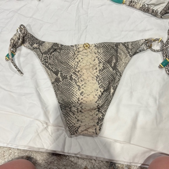 VIX Beige and Black Snakeskin Bikini - Picture 4 of 4